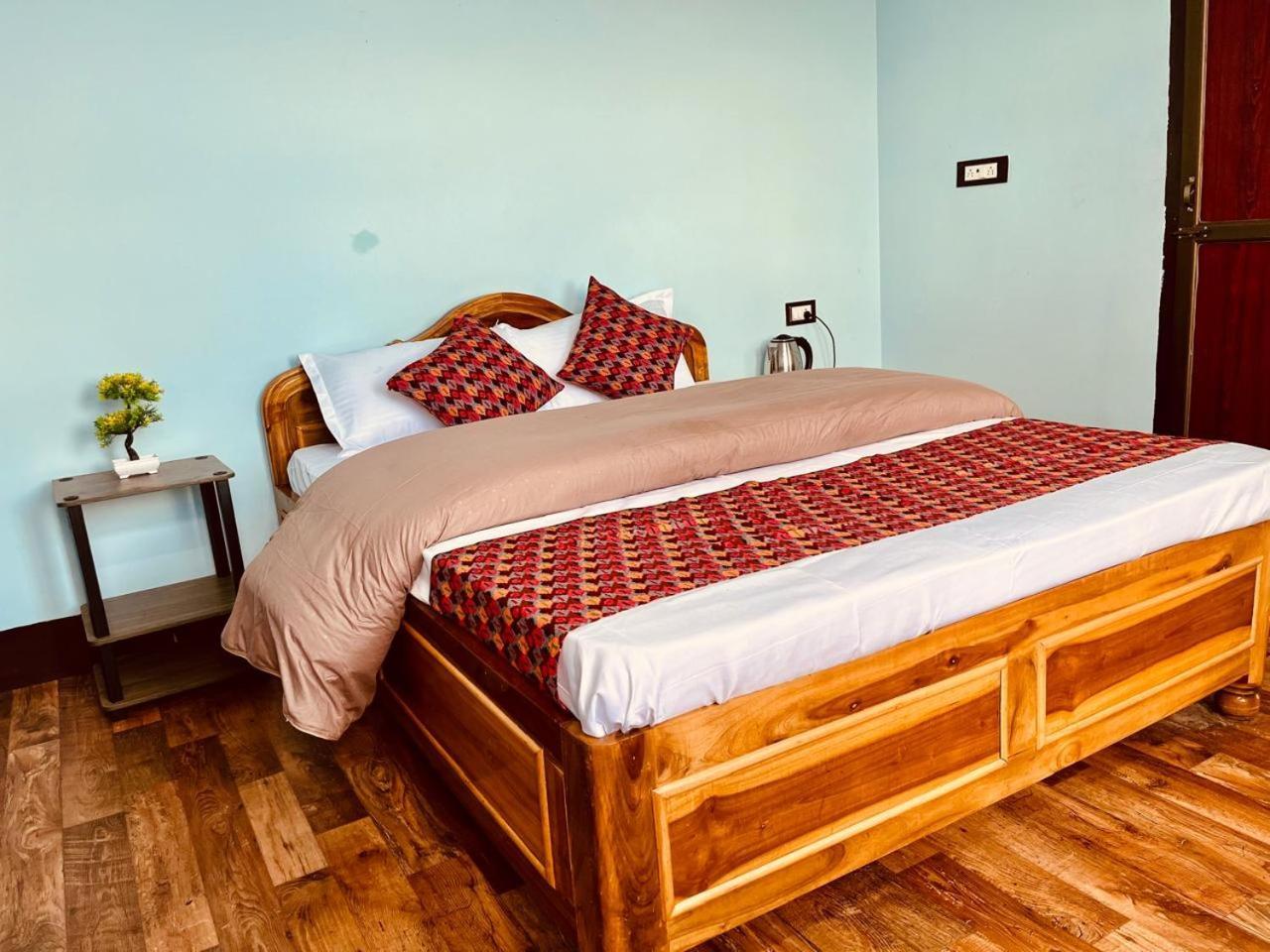 Forest Lodge - 80 Mts From Mall Road Dardżyling Zewnętrze zdjęcie
