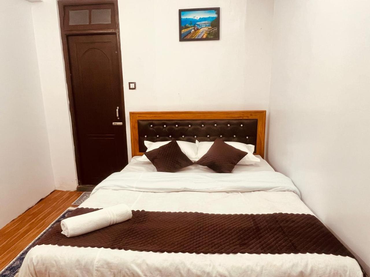 Forest Lodge - 80 Mts From Mall Road Dardżyling Zewnętrze zdjęcie