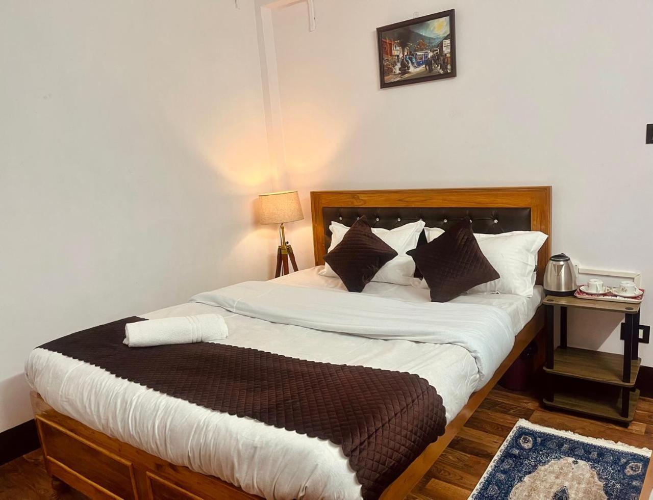 Forest Lodge - 80 Mts From Mall Road Dardżyling Zewnętrze zdjęcie