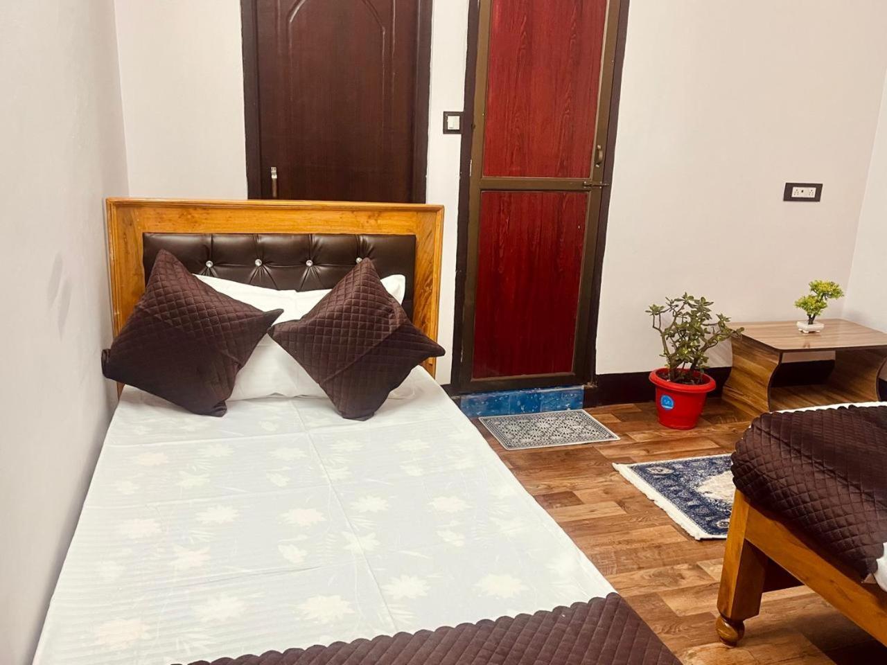 Forest Lodge - 80 Mts From Mall Road Dardżyling Zewnętrze zdjęcie