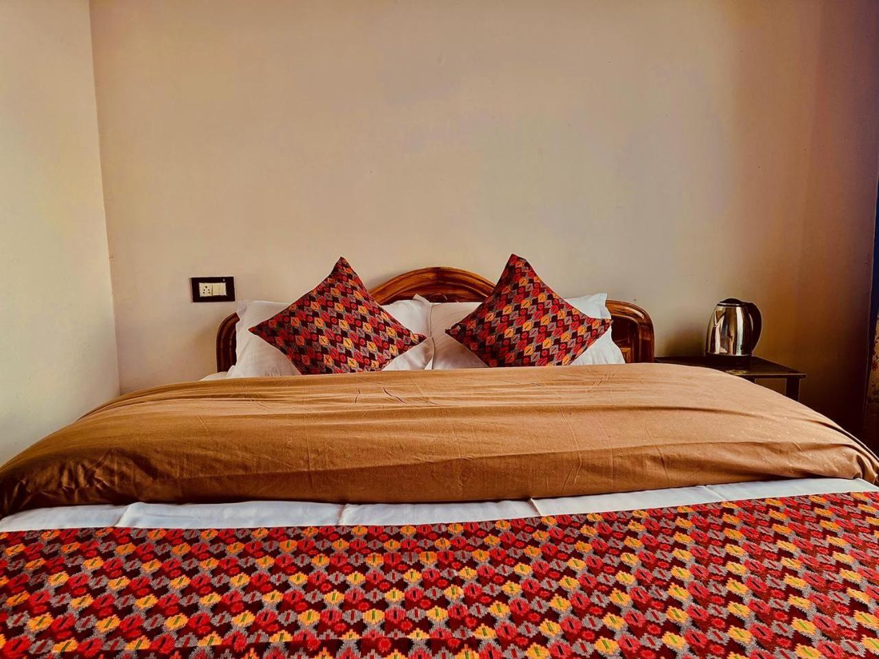 Forest Lodge - 80 Mts From Mall Road Dardżyling Zewnętrze zdjęcie